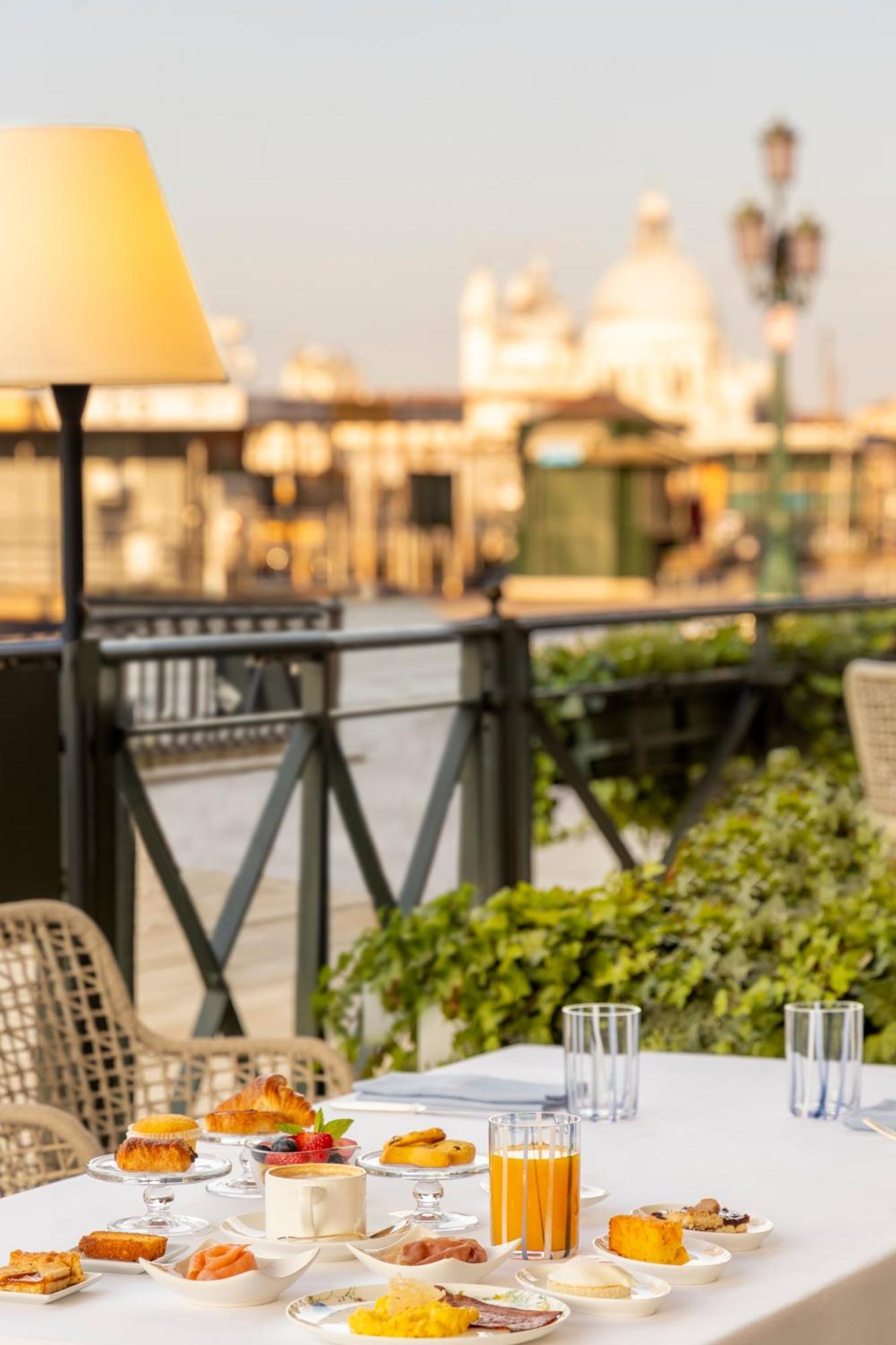 Londra Palace Venezia Экстерьер фото